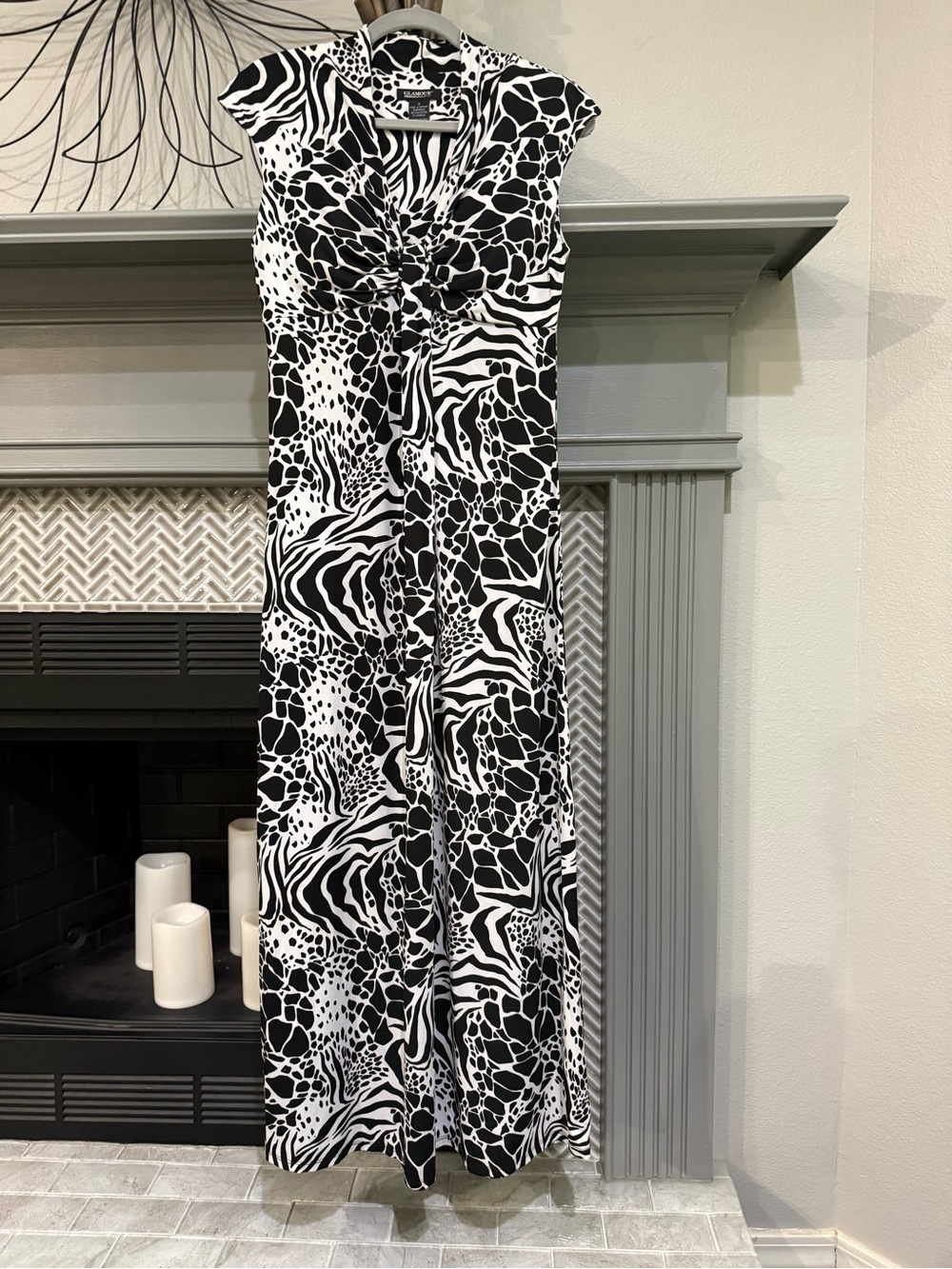 Glamour Black & White Abstract Pattern Maxi Dress